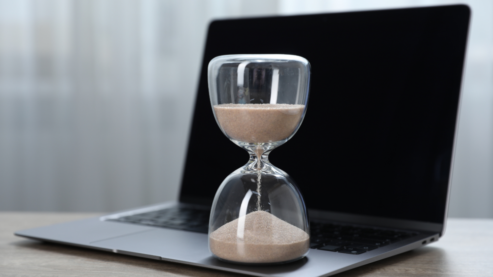 Windows 10 Isn’t Dead Yet — But the Clock Is Ticking Loudly 